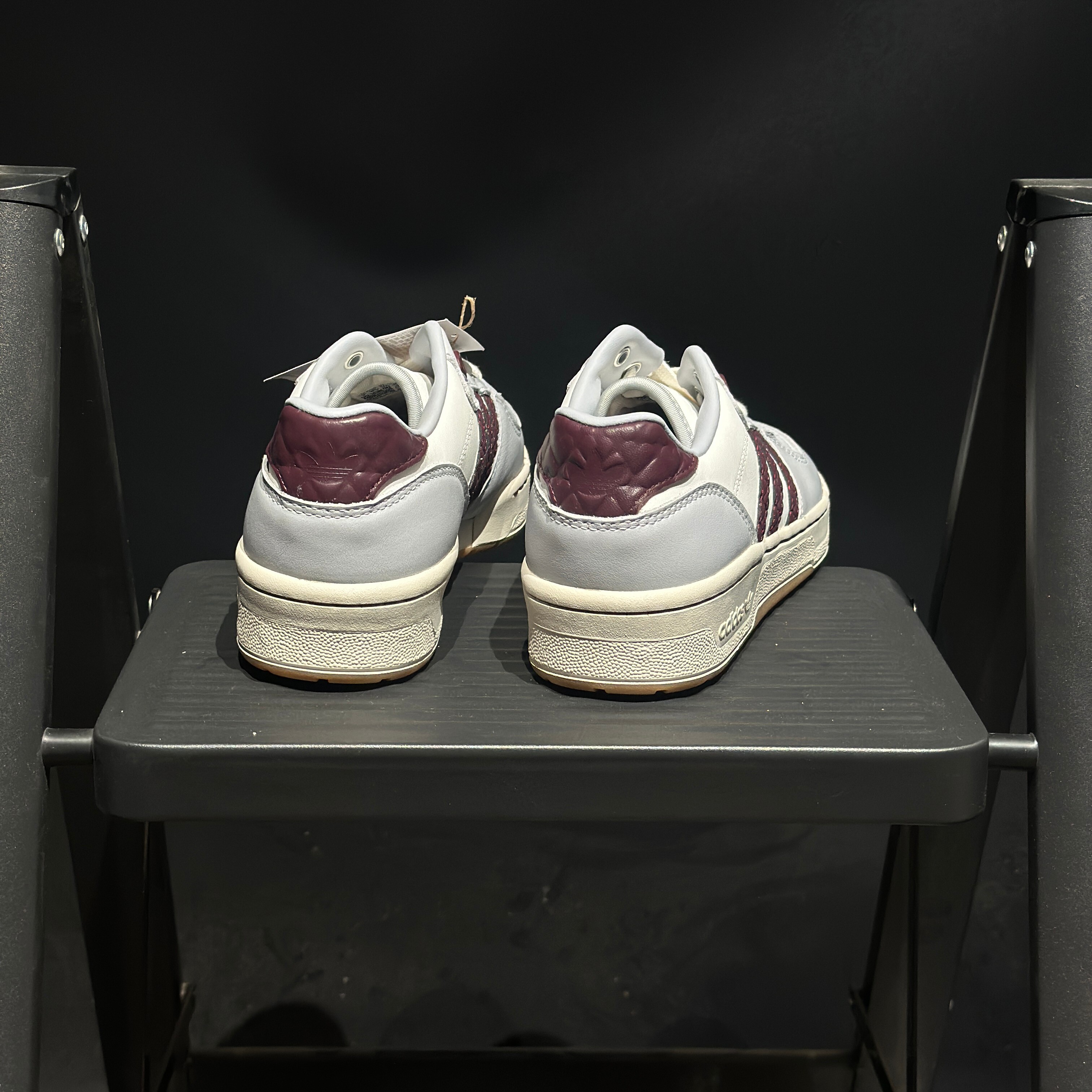 【坏蛋】adidas/阿迪达斯男春夏经典低帮撞色运动鞋鞋JH9600