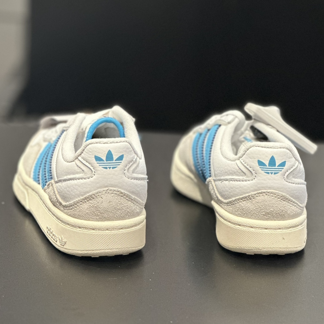 板鞋Adidas/阿迪达斯低帮休闲