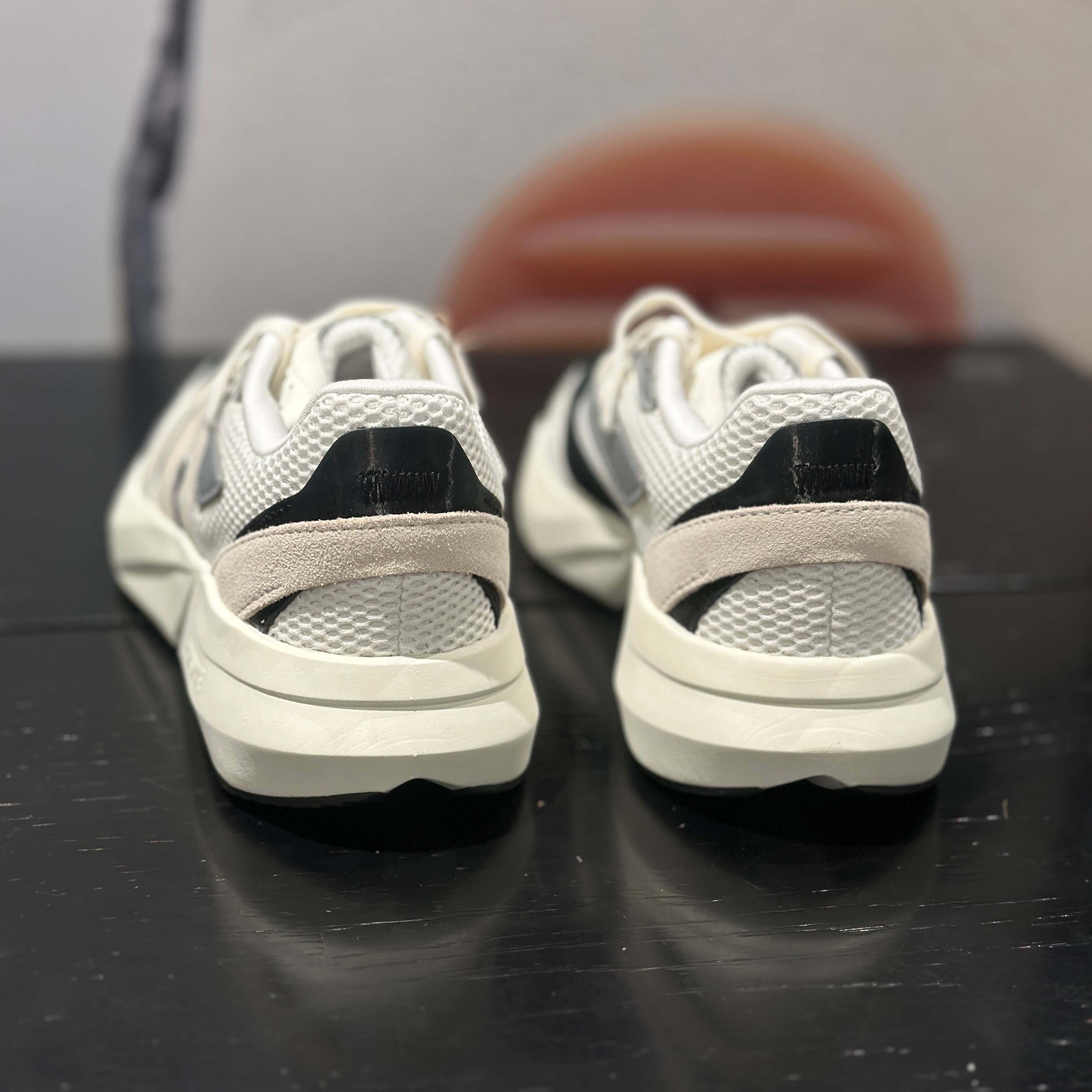 【坏蛋】Adidas阿迪达E男子轻便舒适低帮耐磨运动休闲鞋JR7213