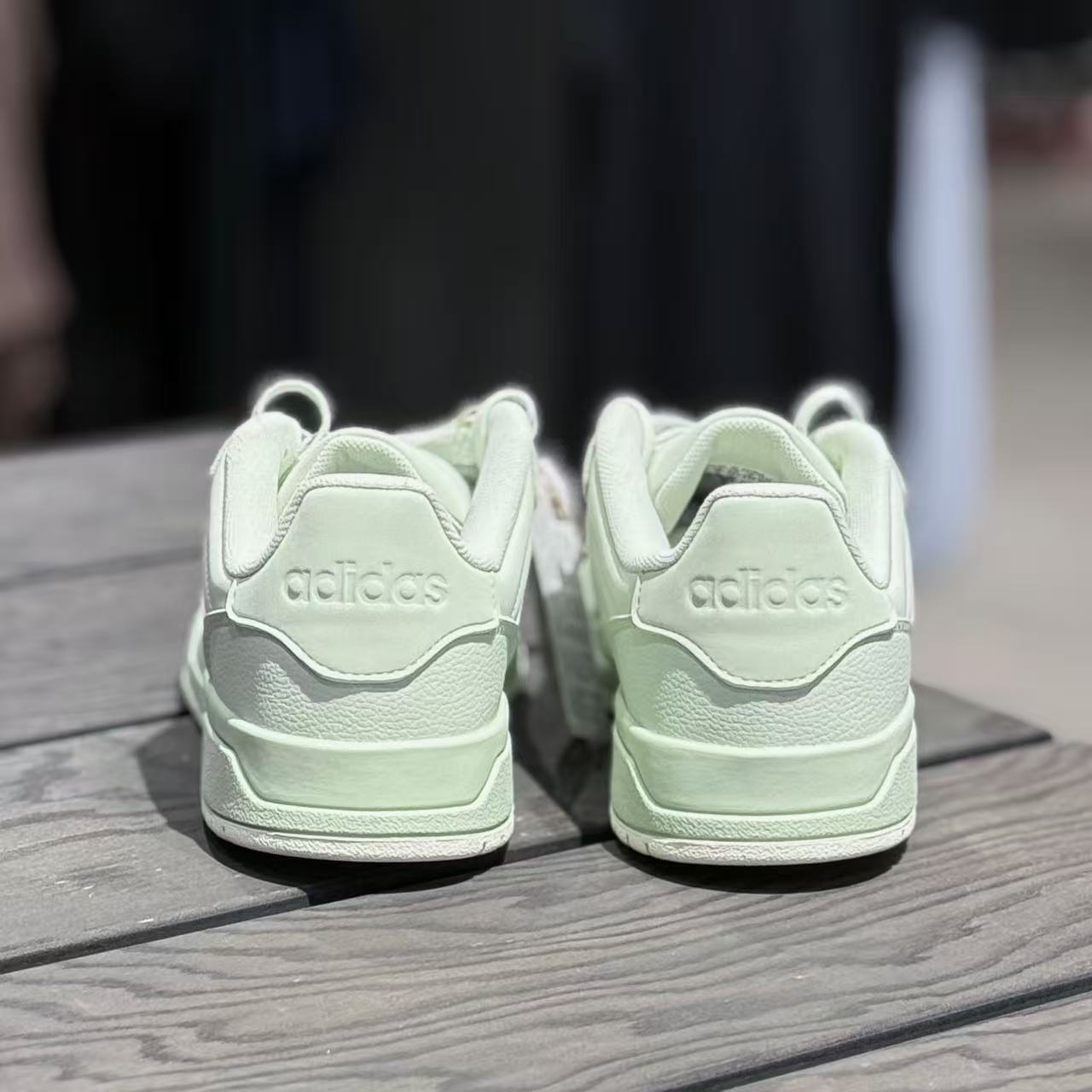 Adidas阿迪达斯低帮拼接男子运动清新绿休闲板鞋休闲运动鞋ID6055