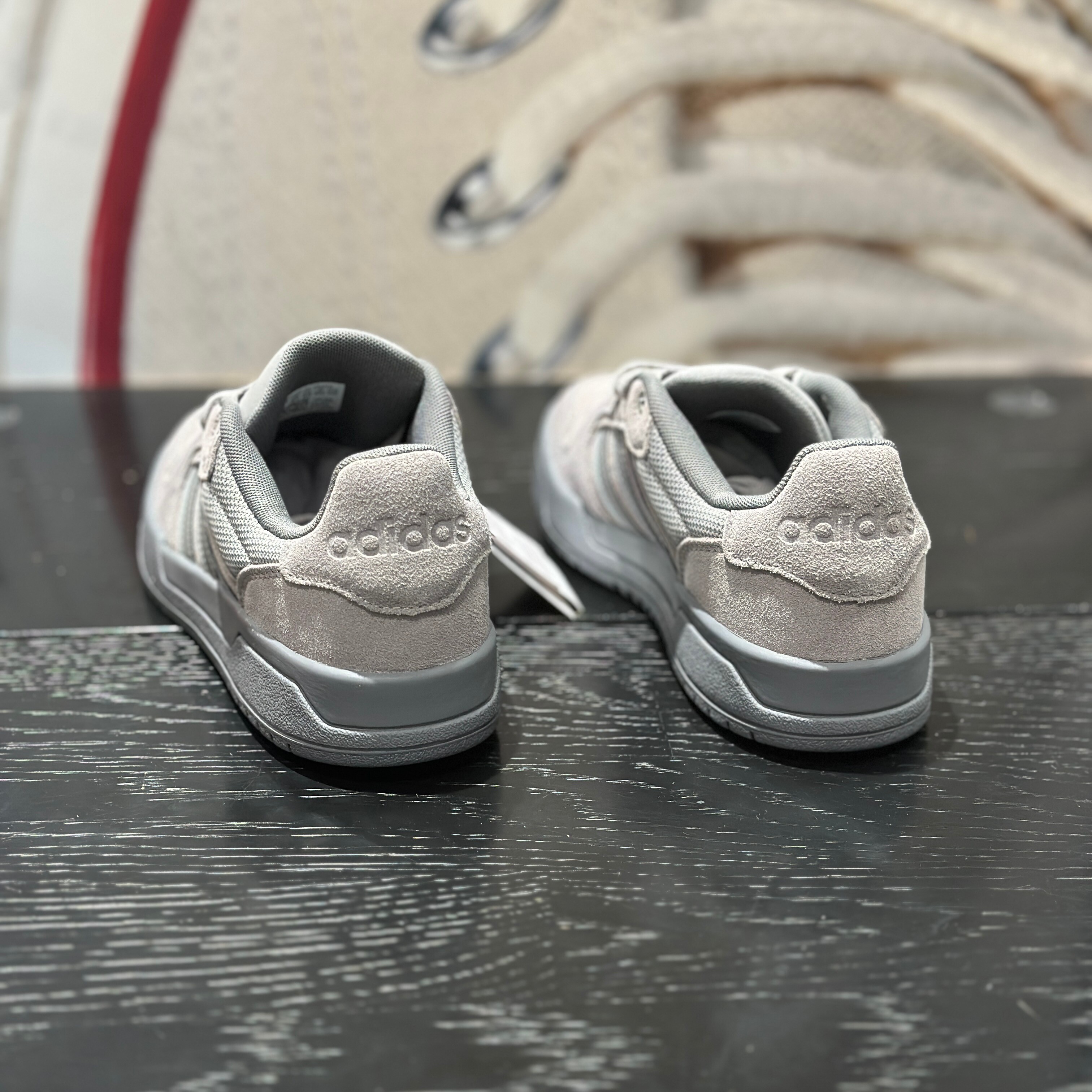 【坏蛋】adidas/阿迪达斯板鞋男低帮耐磨灰色百搭运动鞋KI8456