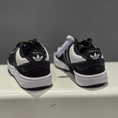 休闲运动鞋阿迪达斯男女