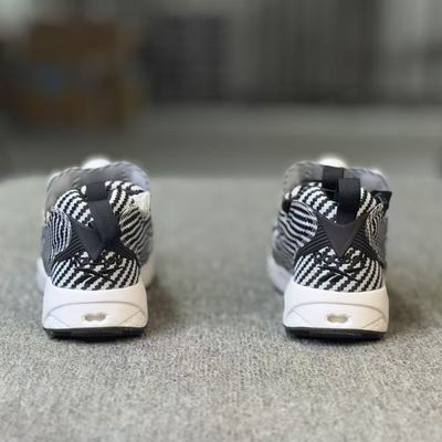 Reebok女款PUMPFURY黑白条纹鞋