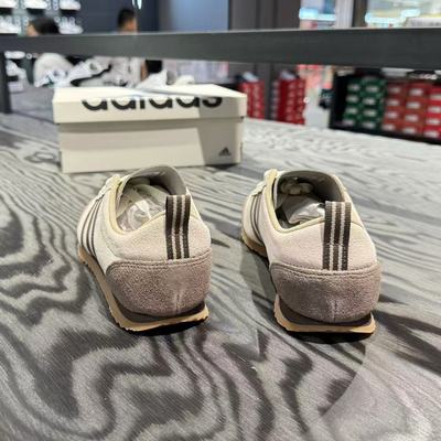 阿迪达斯男女同款复古翻毛皮鞋