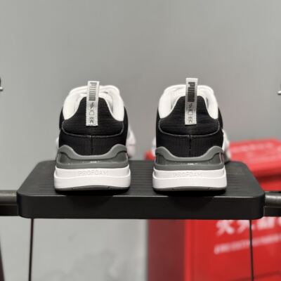 春季男子织物透气网面运动鞋