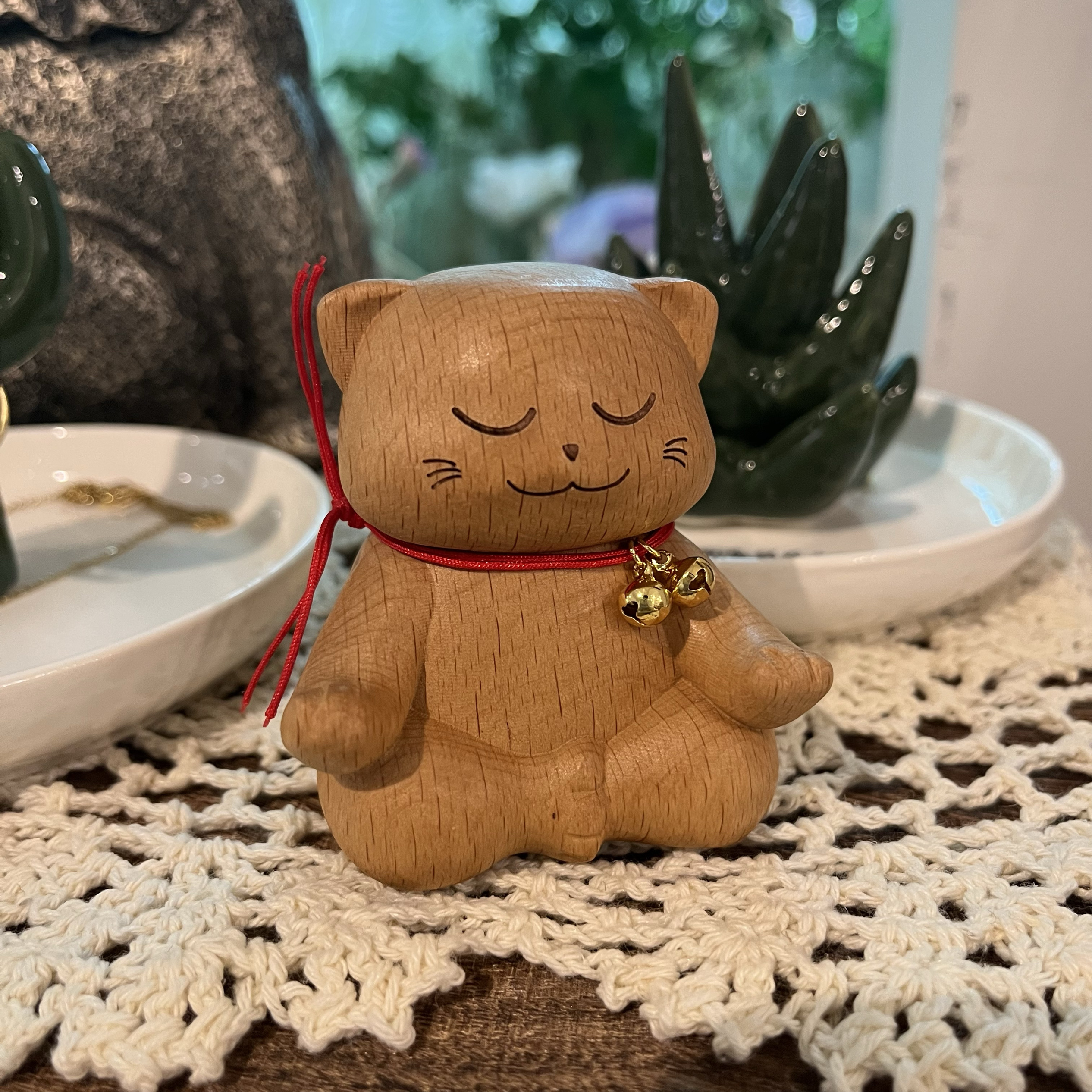 胡桃木招財貓/打坐貓擺件，6×6×6高