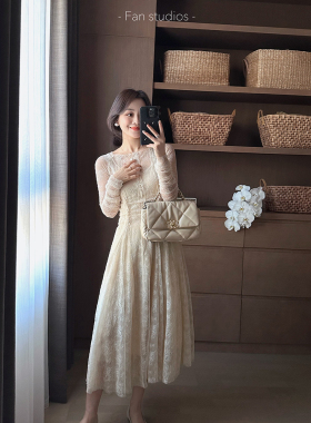FAN 秋冬新品【精致年装】美如仙境的柔杏色蕾丝两件套连衣裙