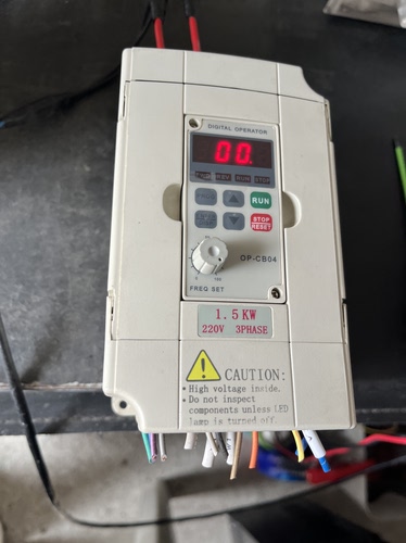 海利普HLP-C+变频器 HLPC+01D523BY 1.5KW 220V三相 门机变频器