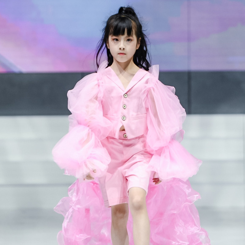 皖君模特走秀礼服芭比粉公主礼服梦幻演出服T台走秀夏季夸张短裙