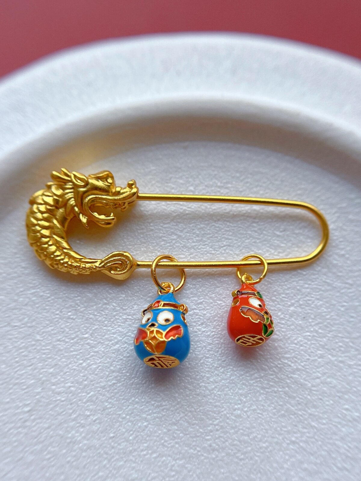 S925 고대 프랑스 은금도금 액세서리 조각된 용 핀 노출 방지 칼라 종이 클립 브로치 걸이형 펜던트 충격 단추