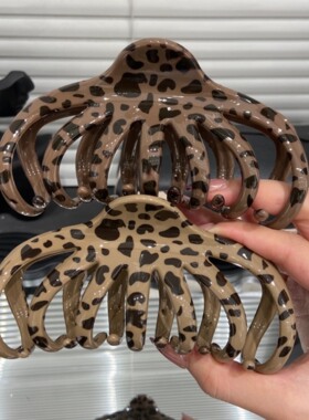 E5035 巨能抓！豹纹南瓜抓夹盘发秋冬发量大韩系鲨鱼夹发夹后脑勺