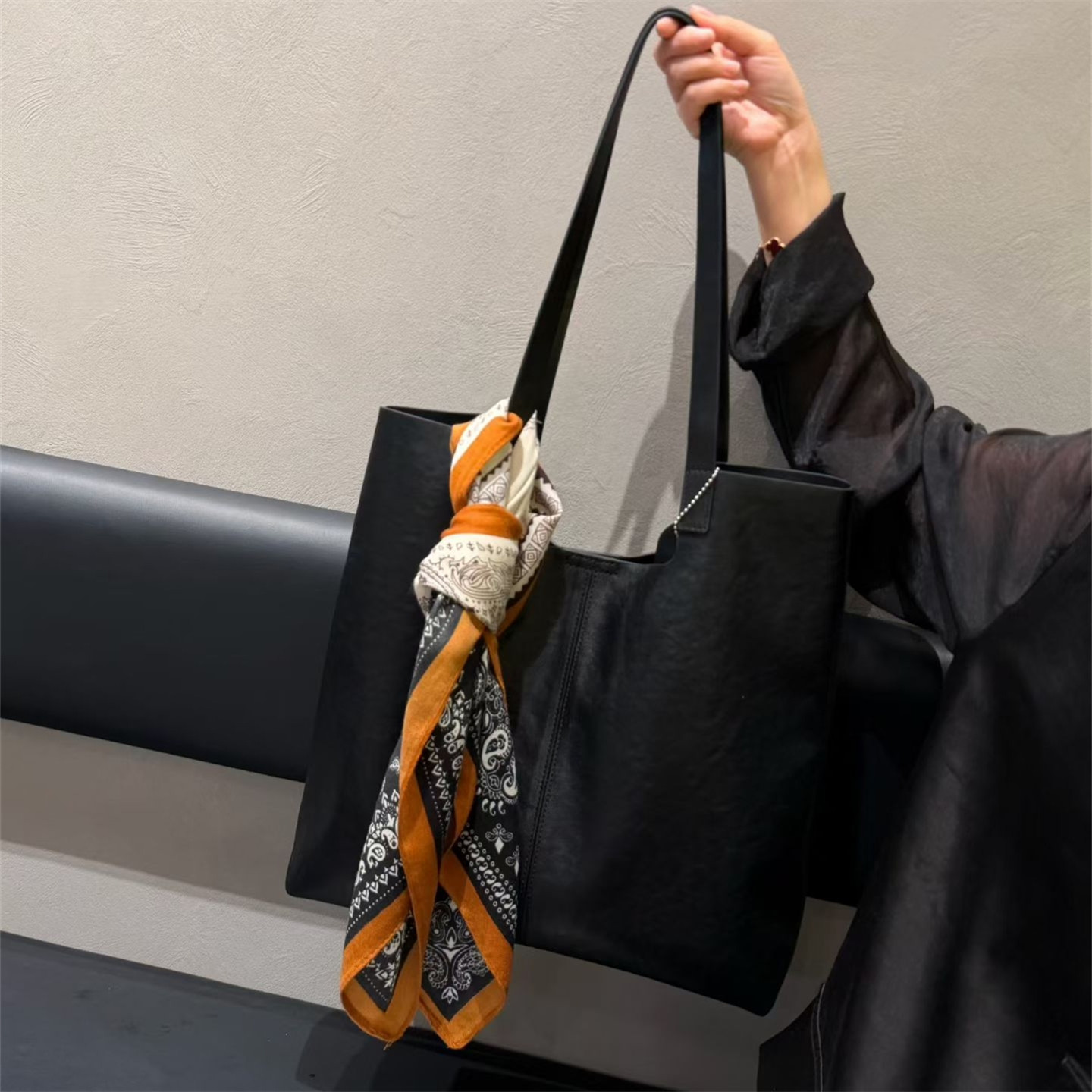 秋软皮子母托特包丝巾配饰大容量通勤单肩手提百搭女包大包腋下包