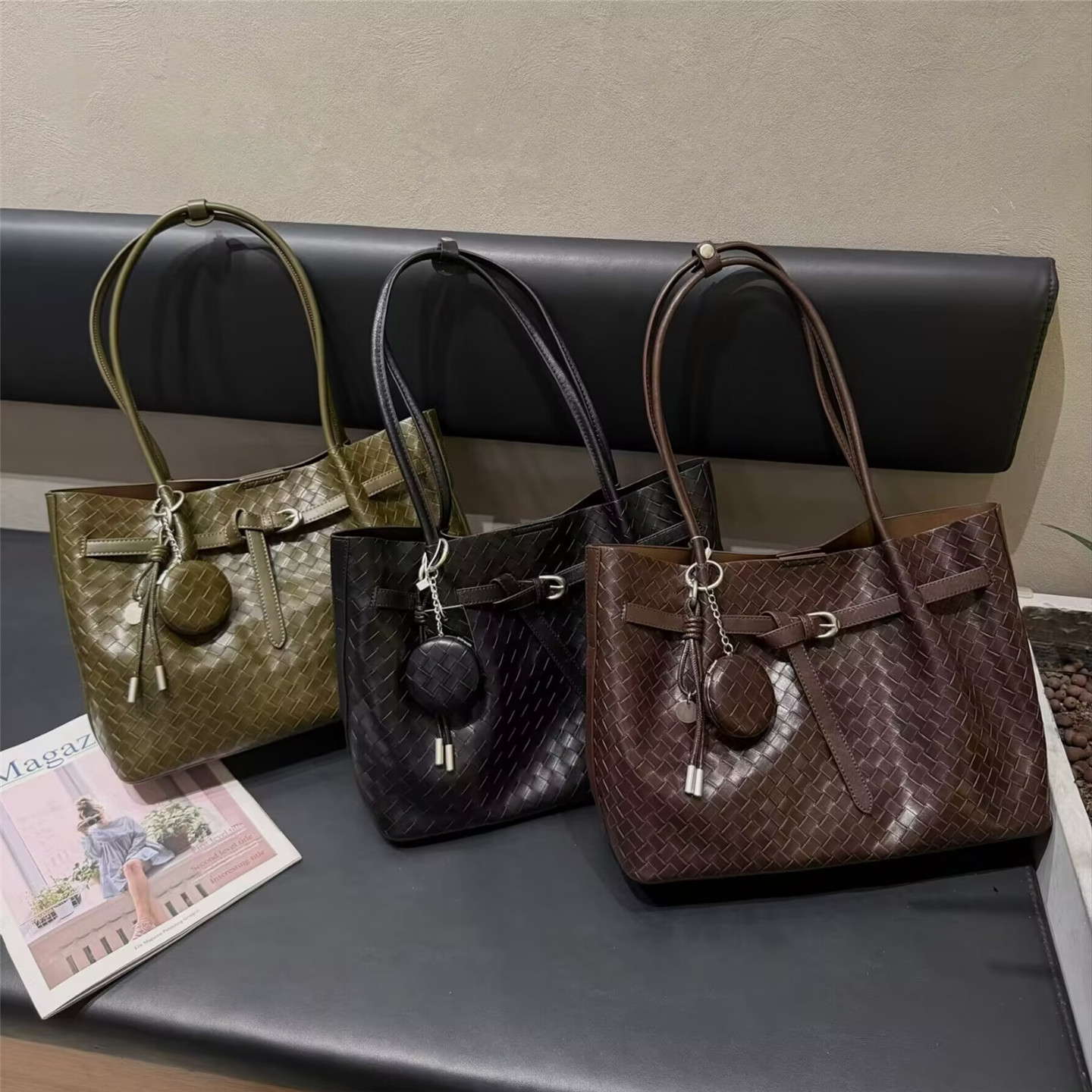 韩系复古编织托特包女皮带扣设计软皮大容量通勤百搭手提单肩包潮