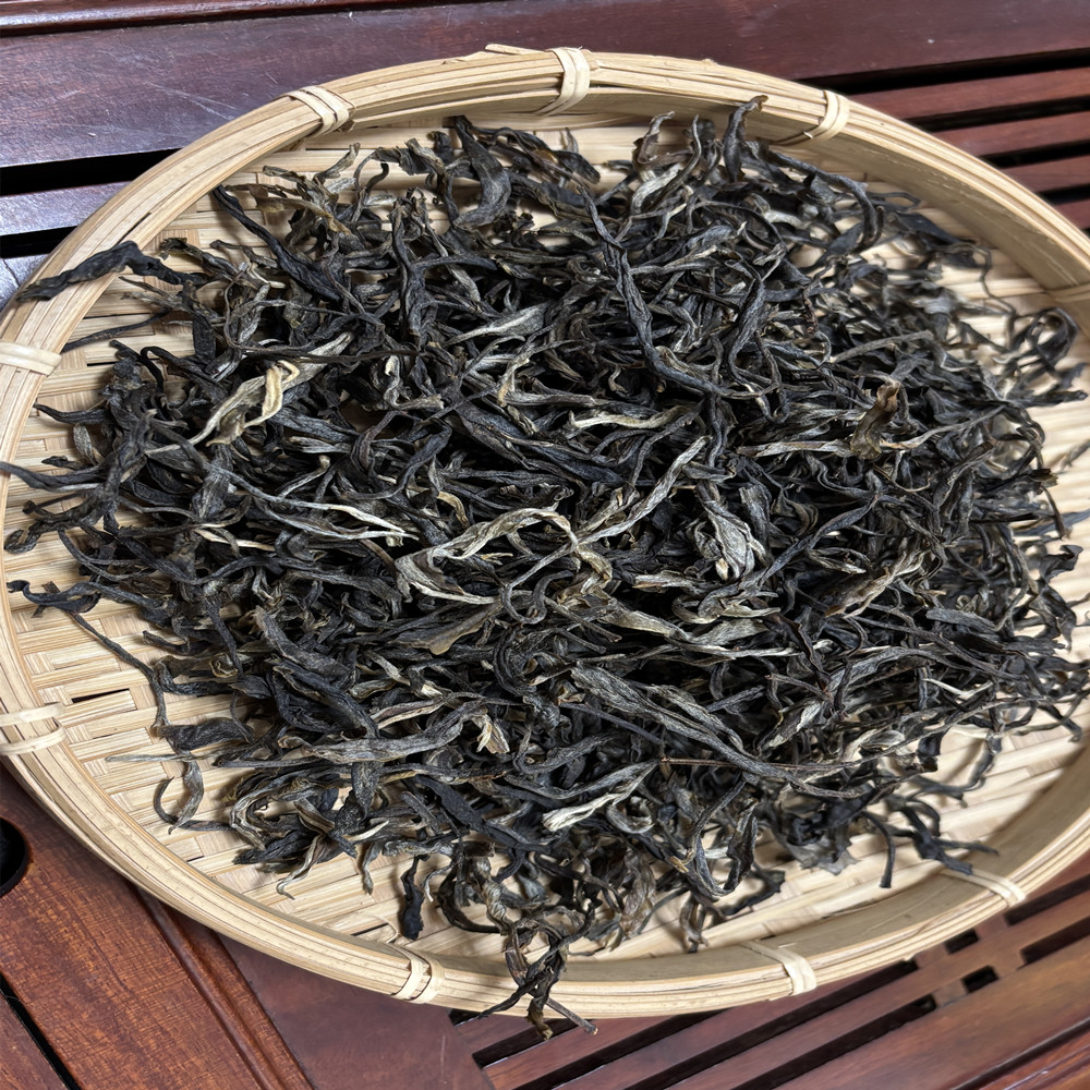 云南临沧勐库坝糯藤条头春大树花香蜜香普洱生茶2025年散茶