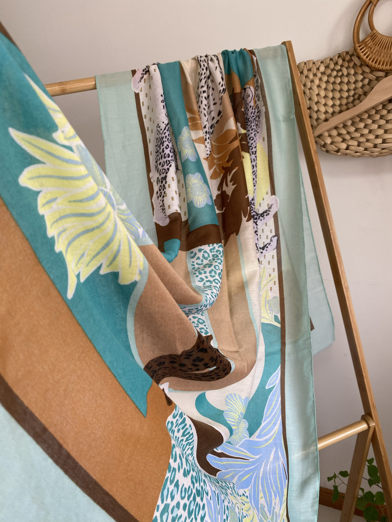 出口意大利订单绿豹印花经典款围巾夏日防晒披肩旅游度假首选,服饰配件/皮带/帽子/围巾,围巾/丝巾/披肩,淘宝优惠券,粉丝福利购,淘宝优惠卷