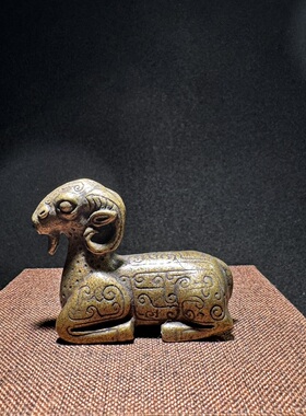 黄铜中式古典小铜器复古清代卧羊铜摆件镇尺茶宠文玩把件实心纯铜