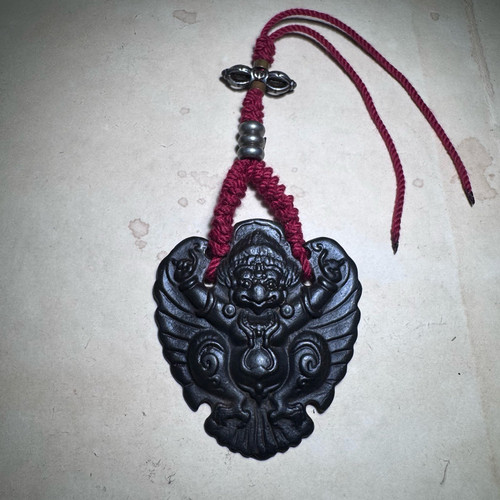 复古藏式寒铁黑漆古皮壳包浆大鹏鸟托甲项链吊坠民族风天铁金翅鸟