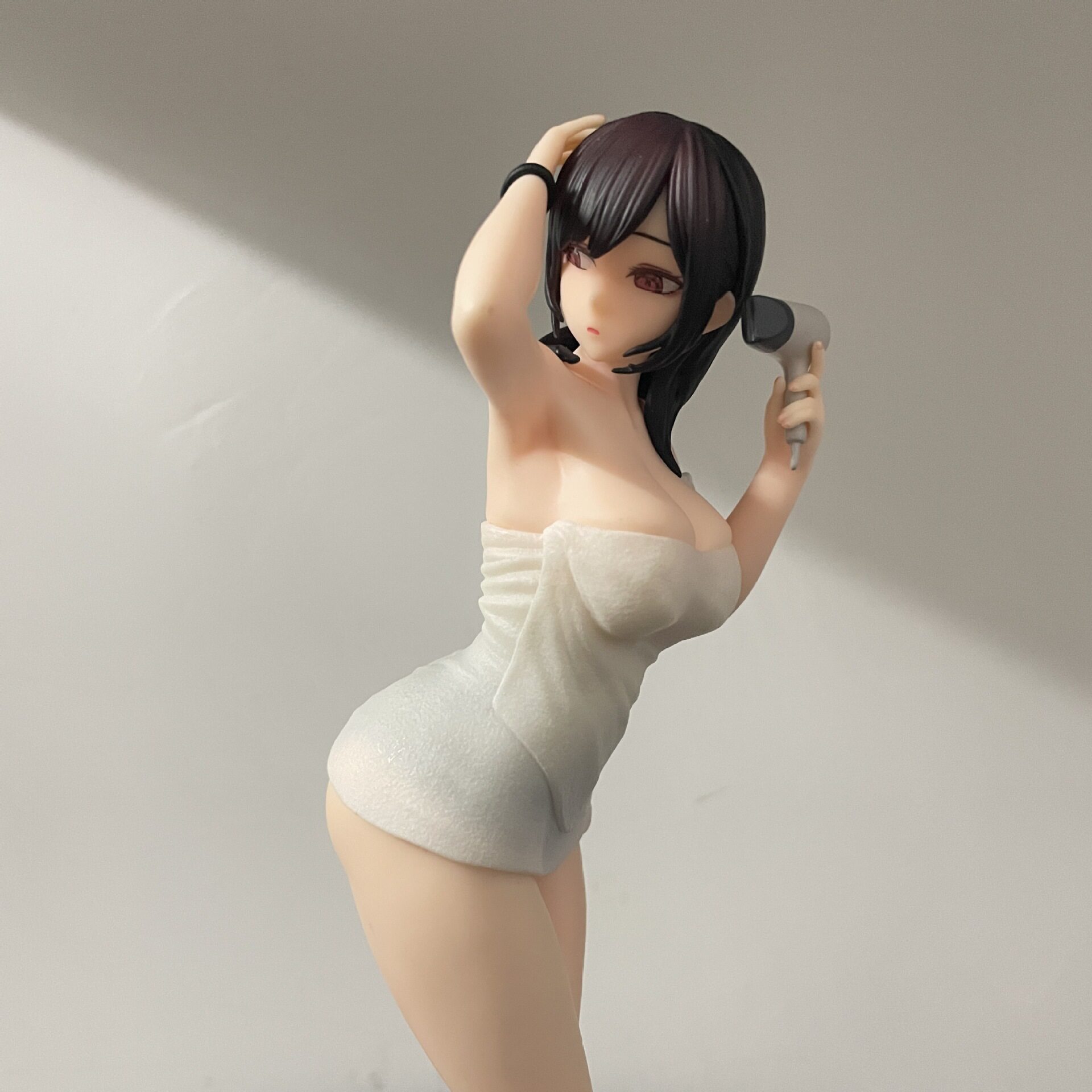 JK加濑大辉 裹浴巾 吹头发 美少女站姿 摆件模型