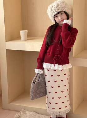 三年级 女童花边拼接红色系带收腰设计宽松针织开衫毛衣新年毛衣