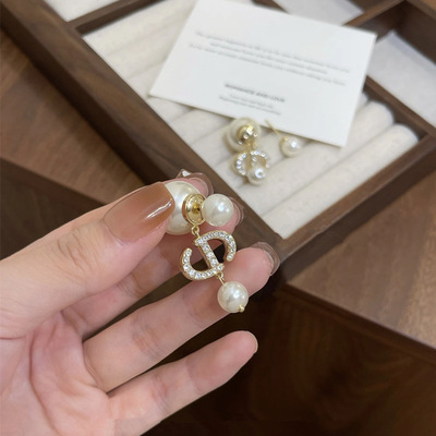 韦雪同款秋冬闪锆CD耳环后挂式珍珠耳钉女高级感轻奢气质大气耳饰