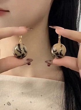 高级感美拉德复古撞色豹纹球耳扣耳环女独特时尚个性时尚百搭耳饰