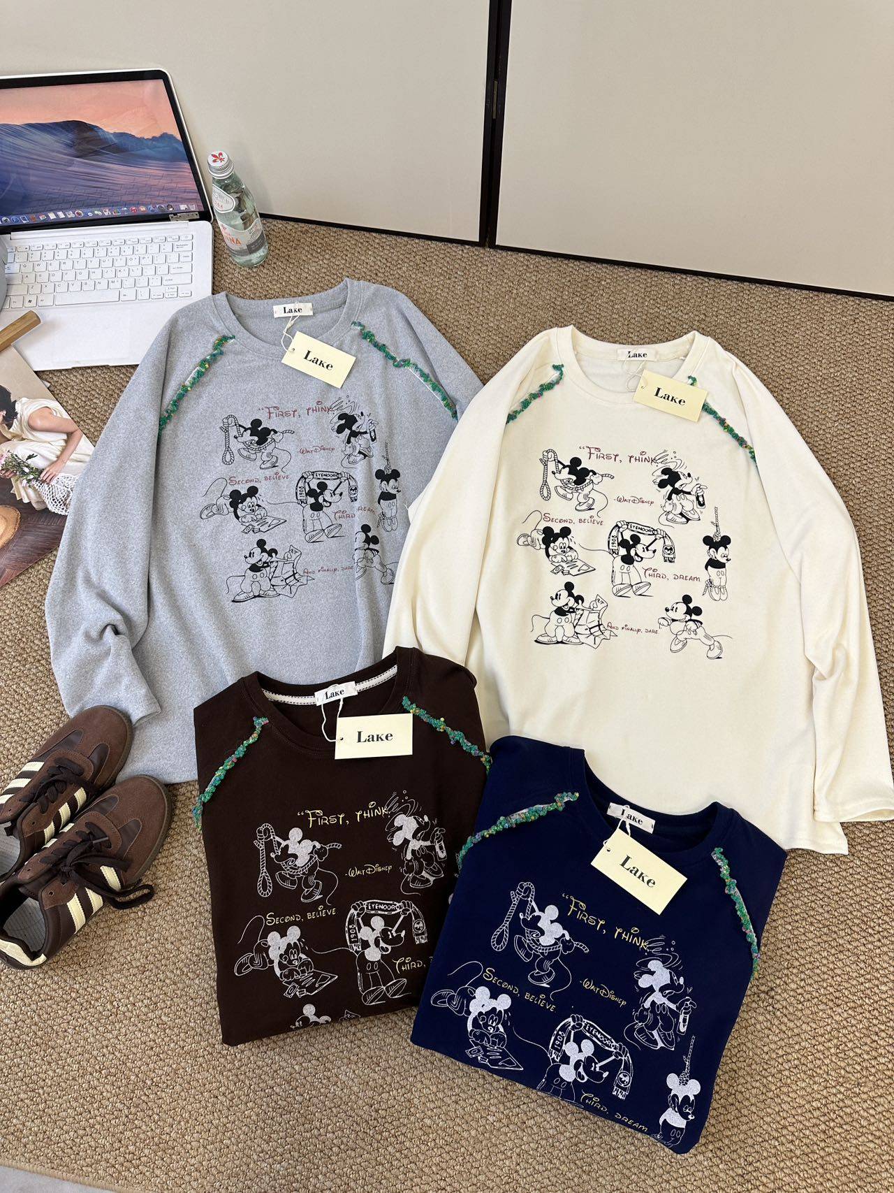 新款秋冬新款韩系宽松显瘦圆领卡通印花长袖T恤新款德绒米奇图案