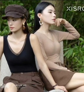 茜丝柔25819山羊绒蚕丝免穿文胸打底衣秋衣女士上衣香月明美65819