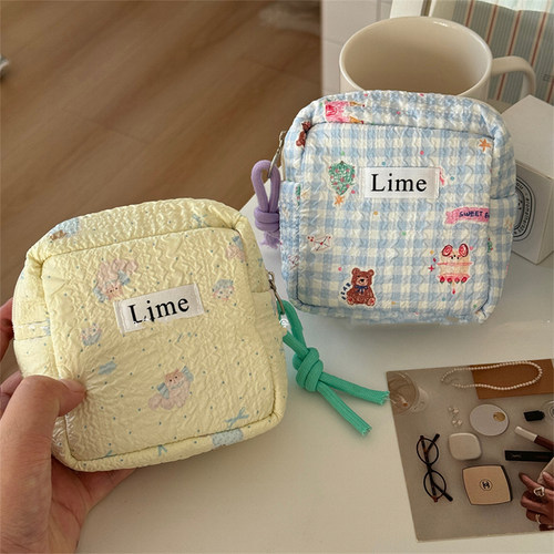 卫生巾收纳包可爱姨妈巾便携包学生大容量月事包少女随身月经包