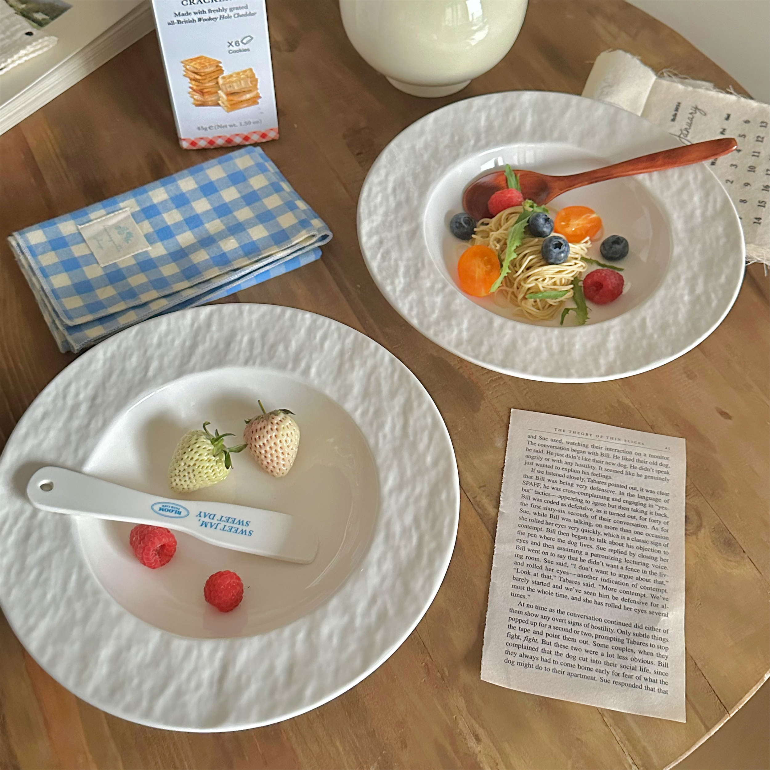 ins白色高级感岩石纹草帽盘