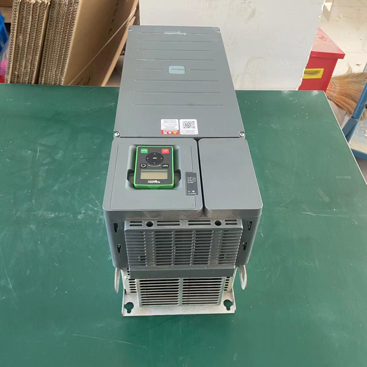 施耐德ATV610D45N4变频器