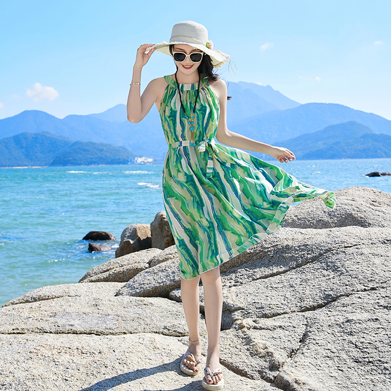 露肩连衣裙夏女孩沙滩裙海边三亚海边度假多巴胺穿搭情侣旅游海边