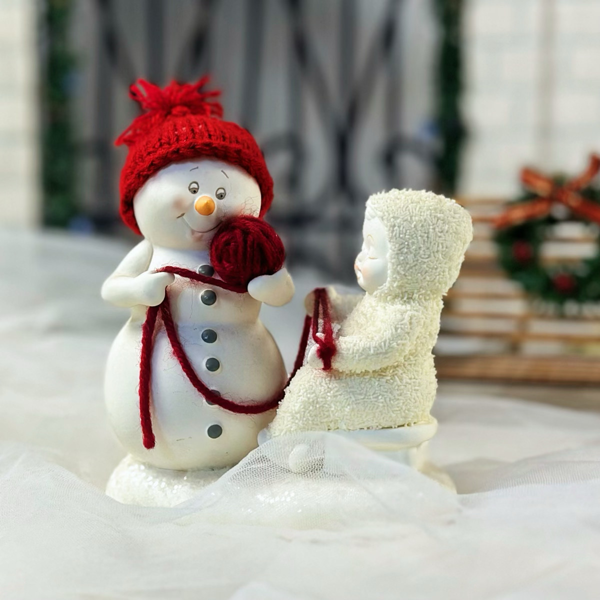 持续瓷生 department56陶瓷红帽子母子雪娃雪宝缠毛线工艺品摆件
