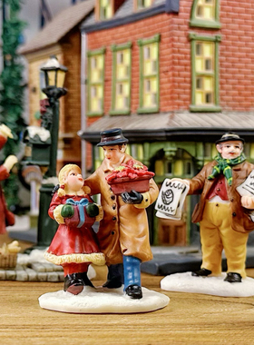 持续瓷生 树脂owell房子场景人物买报信箱报花女人摆件装饰