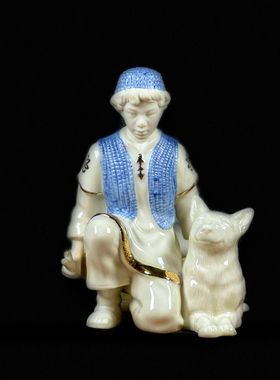 持续瓷生 出口尾货lenox陶瓷蓝色人物牵狗描金摆件工艺品装饰