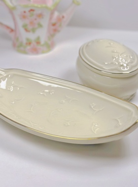 牙白郁金香浮雕首饰盒