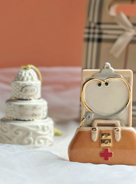 持续瓷生 出口陶瓷雷诺白色三层蛋糕描金急救包挂摆件场景装饰