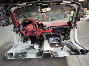 法拉利F458前脸前嘴总成车门壳机盖方向盘仪表台纵梁保险杠倒车镜