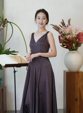 Cha 官方 | Mutedance 25AW 绛紫色真丝混纺V领大摆长裙