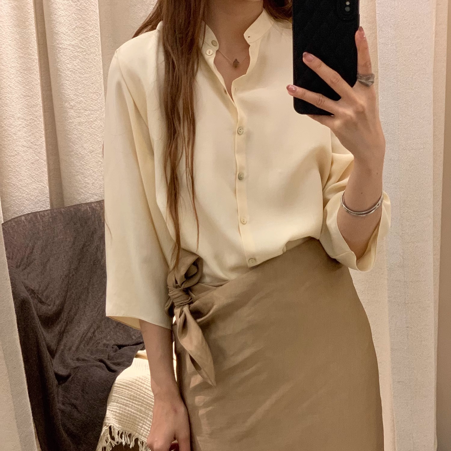 香草白真丝圆领半袖宽松衬衫