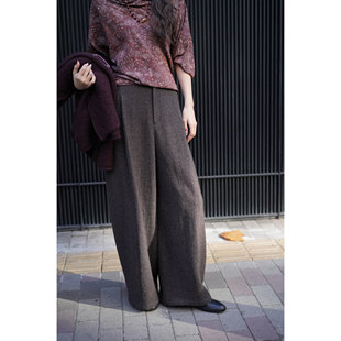 Cha 官方 | io adesso futura 手工梳毛色织羊毛弧形棕褐色阔腿裤