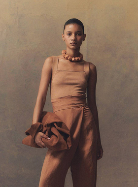 Cha 官方 | Cortana Nayla 古铜色真丝修身宽吊带背心