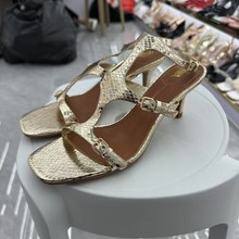 西班牙金色罗马凉鞋2025新款夏季外穿蛇纹丁字扣带露趾细中跟女鞋