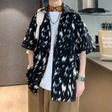 黑色