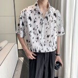 白色