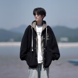 黑色