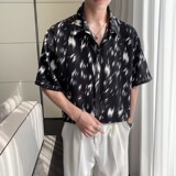 黑色