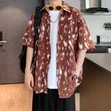 红色