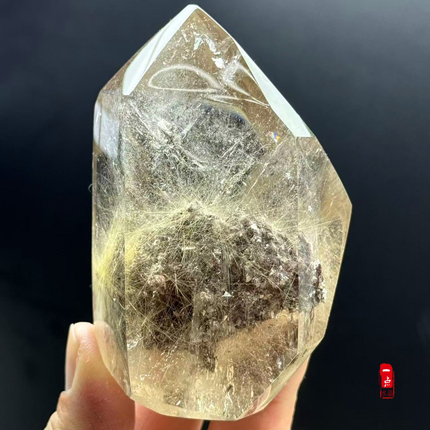 巴西天然金发晶钛晶花全包裹紫白幽灵共生聚宝盆水晶手握摆件