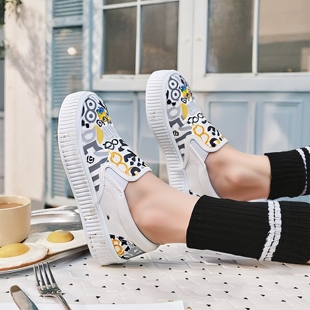 白色圆头板鞋 人本涂鸦风帆布鞋 厚底乐福鞋 百搭一脚蹬懒人鞋 女韩版