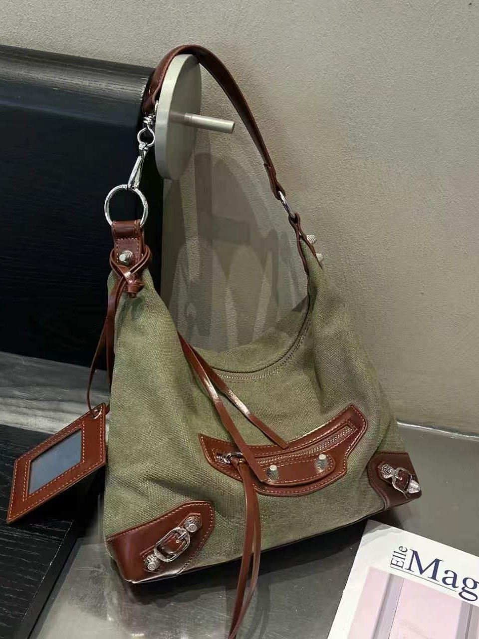 军绿色复古铆钉机车包大容量休闲帆布托特包女通勤单肩手提斜挎包